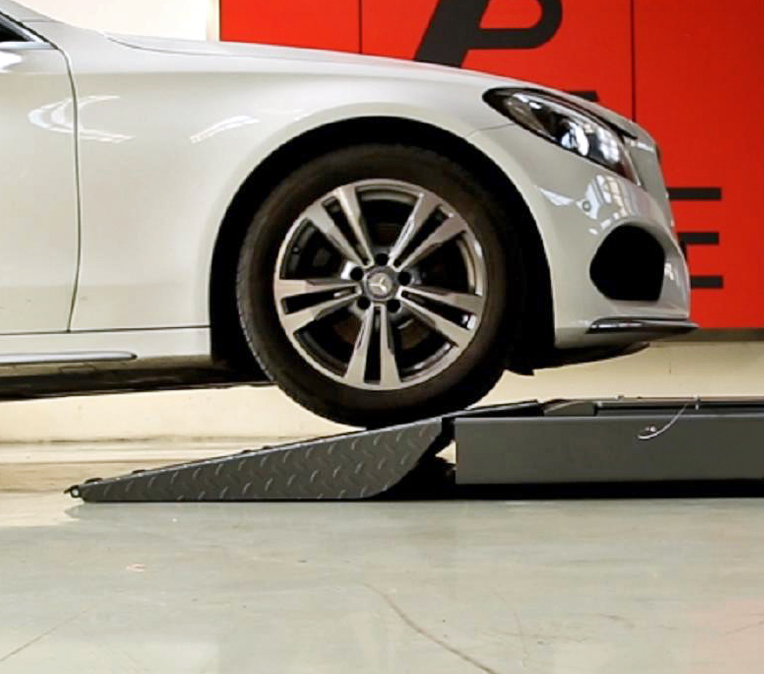 超薄设计（最低高度165mm）